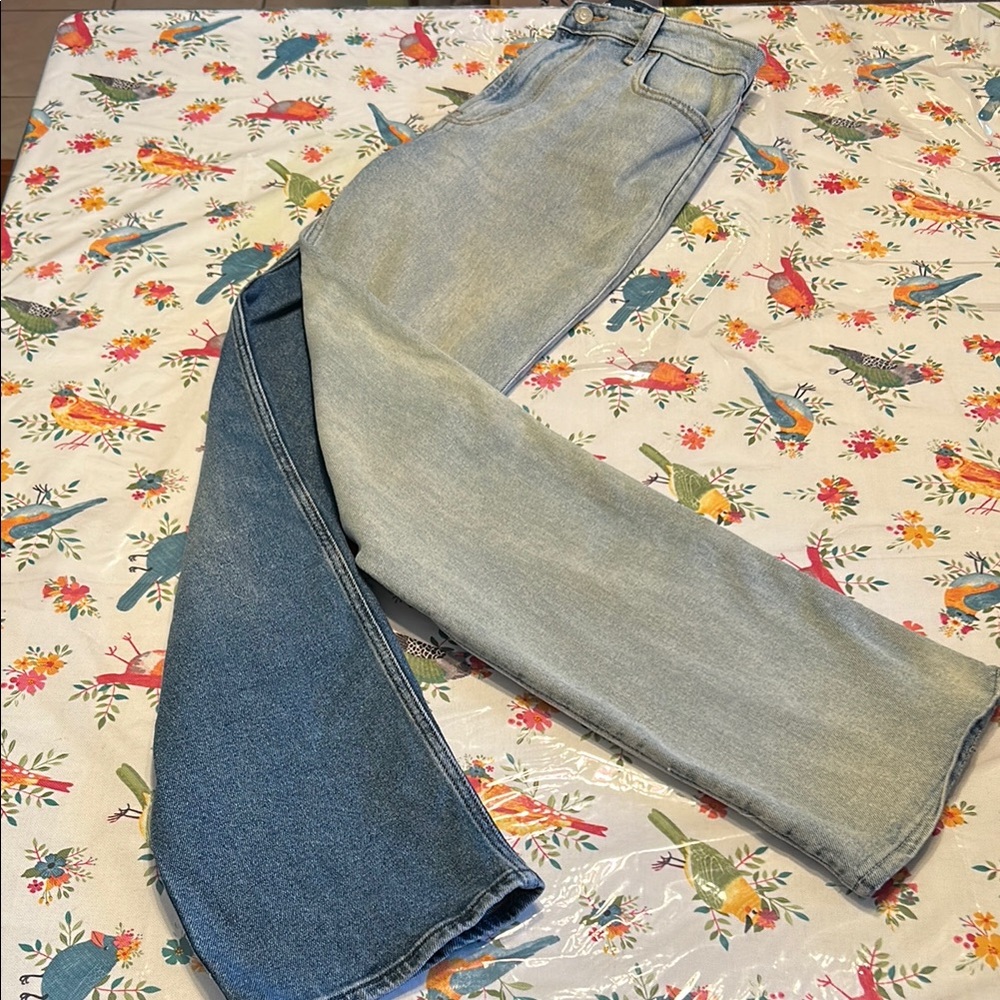 Hollister California Ultra High-Rise Stacked Vintage Straight Two Tone Jeans